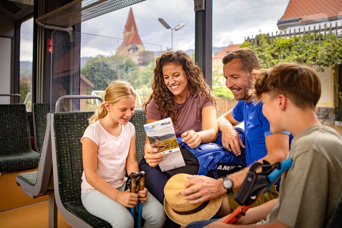 Osterausflug mit der Wachaubahn (c)NB/Schwarz-Koenig